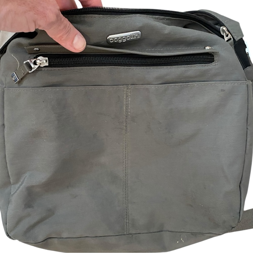 BAGGALLINI Black Shoulder Bag Purse in Black - Picture 10 of 11